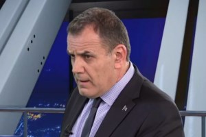 "Να επιλύσουμε τα προβλήματά μας": Ο Παναγιωτόπουλος μαζί με τον Ακάρ με ελικόπτερο πάνω από το σεισμόπληκτο Χατάι