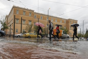 "Κόπηκε στα δύο" η Κέρκυρα: Πλημμύρες, κατολισθήσεις και ακυρώσεις πτήσεων έφερε ο "Μπάλλος" [εικόνες] - εικόνα 4