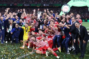 Ξέσπασε ο Μπαρτζώκας: "Όποιος θεωρεί ότι παίζοντας μόνο επίθεση θα πάρει χρόνο, φήμη, λεφτά είναι γελασμένος"- Την πλήρωσε το πινακάκι - εικόνα 2