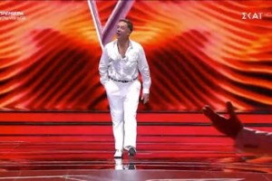 Γιώργος Μαζωνάκης: Επέστρεψε στη σκηνή και αποθεώθηκε - Η εμφάνιση με τον Φοίβο Δεληβοριά που έγινε sold out σε 3 ώρες - εικόνα 3