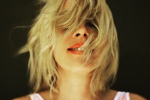 Ανατροπή! Ποιο διάσημο τηλεοπτικό ζευγάρι χωρίζει, αλλά συνεχίζει να συγκατοικεί;