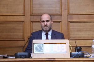 Η ΟΙΕΛΕ "αδειάζει" τον Μαρκόπουλο: Σκληρή λεκτική επίθεση σε εκπαιδευτικό μπροστά σε δεκάδες εμβρόντητους γονείς - εικόνα 2