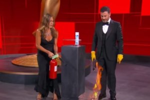 Σάλμα Χάγιεκ: Η τόπλες φωτογραφία από την πρώτη της εγκυμοσύνη