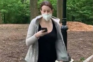 ΗΠΑ: Ξεσπά εναντίον των αστυνομικών η αδερφή του νεκρού Αφροαμερικανού - "Τον σκότωσαν"