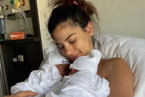 Χριστίνα Μπόμπα: Έκανε το εμβόλιο για τον κορονοϊό - Η απάντησή της στα υβριστικά σχόλια [βίντεο]