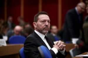 "Κίτρινη κάρτα" Στουρνάρα στους διαχειριστές κόκκινων δανείων