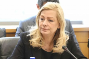 Φρικτό έγκλημα στην Κύπρο: Περιέλουσε τους θείους του με βενζίνη και τους έκαψε - Αυτοκτόνησε λίγα μέτρα πιο πέρα - εικόνα 2