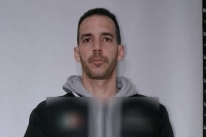 Θεσσαλονίκη: 32χρονος έφτιαχνε ψεύτικα προφίλ δημοσιογράφου με πορνογραφικό υλικό- Δεν εμφανίστηκε στο δικαστήριο - εικόνα 2