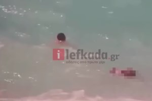 Ασφαλείς οι οργανωμένες παραλίες χάρη στους ναυαγοσώστες - Τι σημαίνουν οι τρεις σημαίες στους πύργους τους - εικόνα 4