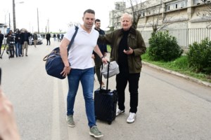 Κασσελάκης: Video από τις ετοιμασίες για το στρατό με τρολάρισμα στον Ευαγγελάτο και "ζακέτα να πάρεις" από τη μαμά του - εικόνα 4