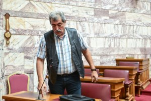 Κυβερνητικές πηγές: Για τα μάτια του κόσμου η διαγραφή Πολάκη μόνο από την ΚΟ του ΣΥΡΙΖΑ