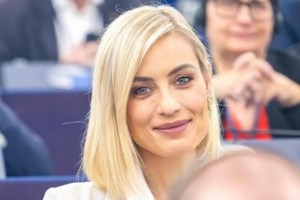 Άστραψε και βρόντηξε η Μελέτη για την επίθεση που δέχτηκε η μητέρα της στα social: "Κάποια πράγματα δεν θα τα ανεχτώ"