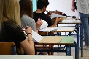 Χατζηδάκης για δημοσκοπήσεις: Bρισκόμαστε στο μέσο της τετραετίας, λογικό οι κυβερνήσεις να υποχωρούν