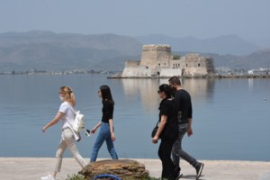 Παγώνη: Αγρια κόντρα on air με ανεμβολίαστο διαιτολόγο - "Θα τρελαθούμε, δεν είστε γιατρός" [βίντεο]