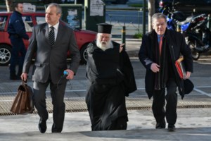 Κορονοϊός - Λινού για Θεία Κοινωνία: Δεν υπάρχει μελέτη ότι κολλάει ο ιός με το σάλιο