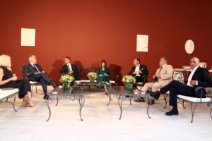 Βασιλικό πραξικόπημα και απόπειρα δολοφονίας του Καραμανλή - Οι αστικοί μύθοι και ποιος προειδοποίησε τον Εθνάρχη - εικόνα 2