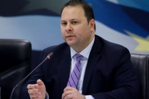 Ο μισθός των Ελλήνων "εξαϋλώνεται": Επτά στους 10 ξοδεύουν σχεδόν όλο το εισόδημά τους, δανεικά για να καλύψουν υποχρεώσεις