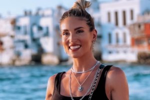 Αθηνά Οικονομάκου: Έγινε νονά για τρίτη φορά -Βάπτισε την κόρη του αδελφού της στο Γύθειο [εικόνες]