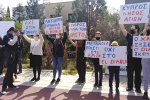 Eurovision 2021: Αυτό είναι το "Last Dance" της Στεφανίας Λυμπερακάκη - Η δυνατή ιστορία πίσω από το video clip - εικόνα 2