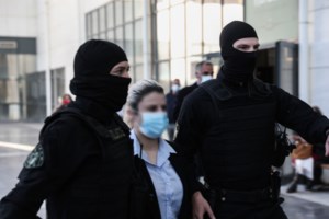 Επίθεση με βιτριόλι: Για δύο συνεργούς μίλησε η Ιωάννα - "Ανυπομονώ να βγάλω τη μάσκα" [Βίντεο] - εικόνα 3