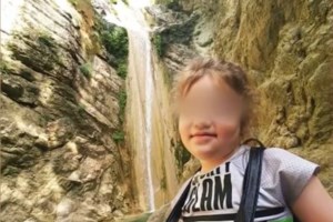 Νέο σοκαριστικό σημείωμα της Τζωρτζίνας για την Ρούλα Πισπιρίγκου: "Μαμά είσαι κακιά, καρδούλα μαμά όχι, εγωίστρια" - εικόνα 2