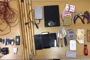 Ψηφιακό "πάρτι" με usb, SIM, στικάκια και κινητά στα κελιά των τρομοκρατών - Τα πρώτα συμπεράσματα των αρχών - εικόνα 3