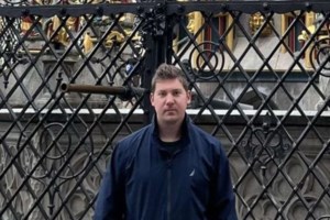 Θρίλερ με την εξαφάνιση 33χρονου γιατρού: "Ελα πατέρα να μιλήσουμε γιατί δεν είμαι καλά, έχω προβλήματα" - εικόνα 2