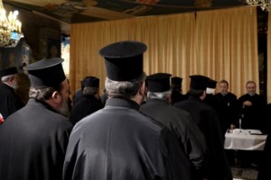 Ανδρέας Κονάνος: Ο δημοφιλής ιερέας άφησε τα ράσα και γίνεται Life coach  - Το επόμενο βήμα στη ζωή του
