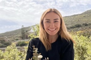 Ρούλα Ρέβη: Εννέα χρόνια γάμου... έναν μήνα νωρίτερα - Η αδημοσίευτη φωτό από τον γάμο με τον Αποστόλη Τότσικα - εικόνα 2