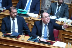 Νέος "πονοκέφαλος" για την κυβέρνηση τα πτυχία Λαζαρίδη - Την παραίτησή του ζητάει η αντιπολίτευση
