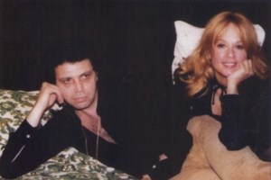 Αλίκη Βουγιουκλάκη: Σπάνια φωτό με σέξι μαγιό στον Θεολόγο - Το καλοκαίρι του 1974