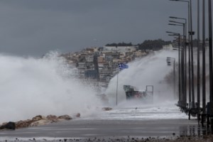 Πώς θα κινηθεί το μέτωπο της κακοκαιρίας τις επόμενες ώρες: Πλημμύρες, κατολισθήσεις και κλειστοί δρόμοι [εικόνες-βίντεο] - εικόνα 2