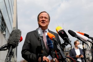 Τα βάζει με τη Μέρκελ ο Σόιμπλε: Έχει ευθύνες για τα προβλήματα του CDU