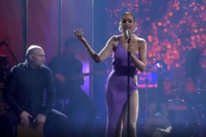 Δέσποινα Βανδή: Στο αεροδρόμιο με τον Βασίλη Μπισμπίκη - Πού θα περάσουν τις διακοπές του Πάσχα [βίντεο]