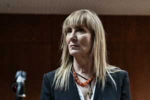 Δίκη Novartis: "Δεστεμπασίδης και Μαραγγέλη είπαν ψέματα και το ήξεραν" κατέθεσε η σύζυγος του Γ.Στουρνάρα - εικόνα 2