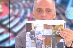 Κυριάκος Βελόπουλος: Στις Κουκουναριές στη Σκιάθο με φουσκωτό - Μια επίσκεψη, η συνάντηση και το δείπνο - εικόνα 3