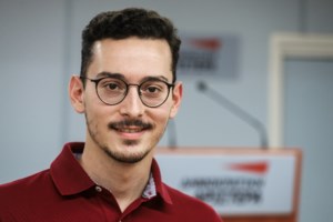 Στέργιος Καλπάκης: Η πρώτη δήλωση ως εκπρόσωπος Τύπου του ΣΥΡΙΖΑ - Για τα ακτοπλοϊκά εισιτήρια