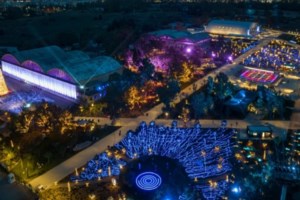 Τα φανάρια στα Τρίκαλα "στολίστηκαν" Χριστουγεννιάτικα: Στο κόκκινο ανάβει ο Άι Βασίλης - Μυστήριο με το πορτοκαλί - εικόνα 4