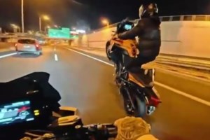 Αναστάτωση στον Νέο Κόσμο: Ισχυρή έκρηξη σε διαμέρισμα -Τα τζάμια πετάχτηκαν μέχρι απέναντι κτίριο [βίντεο]