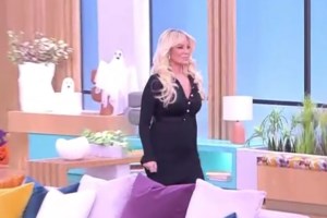 Κατερίνα Καινούργιου: Το καρεκλάκι μωρού που έχει ο Μαυρίκιος Μαυρικίου στο αμάξι του, της τράβηξε την προσοχή [βίντεο]