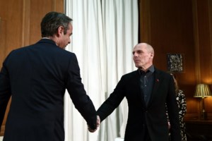 Επίθεση στον Γιάνη Βαρουφάκη: "Δεν ήταν μαζί η προσωπική φρουρά του"- Η ανακοίνωση της ΕΛΑΣ - εικόνα 2