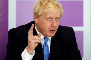 Μήνυμα Τζόνσον για τις διακοπές των Βρετανών: Μένουμε Αγγλία και φοράμε μάσκα