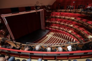 Κινηματογραφική καταδίωξη από τις Σέρρες έως τη Θεσσαλονίκη: Έσπασε τις μπάρες από διόδια, παρέσυρε αστυνομικό [Βίντεο]