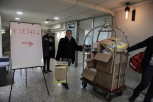 Υγειονομική "βόμβα" οι επαναπατρισθέντες από την Ισπανία - Σε απομόνωση στο "κορονο-ξενοδοχείο" - εικόνα 3