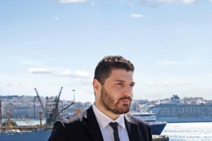 Ο Διονύσης Τεμπονέρας υπόσχεται 80 χιλιάδες προσλήψεις για τους αναπήρους- Γιατί όχι 180 χιλιάδες αγαπητέ μου, μην είστε τσιγγούνης, λεφτά υπάρχουν