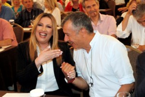 Συγκινεί ο Παύλος Χρηστίδης: Φεύγει ένα κομμάτι της καρδιάς μου - Το χαμόγελο της Φώφης τους φώτιζε όλους