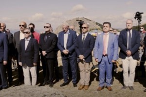 Διαγραφή Μπογδάνου: Tον στηρίζει η Λατινοπούλου που... λυπάται - "Οι σκληρές αλήθειες να λέγονται χωρίς συνέπειες"