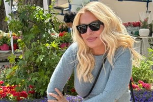 Ελένη Μενεγάκη: Οι φωτογραφίες με natural μακιγιάζ ανήμερα της γιορτής της - "Χρόνια μας πολλά"