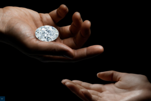 Bulgari: Κινηματογραφική ληστεία σε πολυτελές κοσμηματοπωλείο στο Παρίσι -  Αρπαξαν κοσμήματα 10 εκατ. ευρώ - εικόνα 2