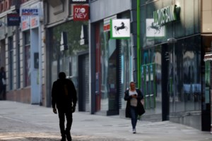 Κορονοϊός: Σαρώνει στη Βρετανία με 1.035 θανάτους το τελευταίο 24ωρο